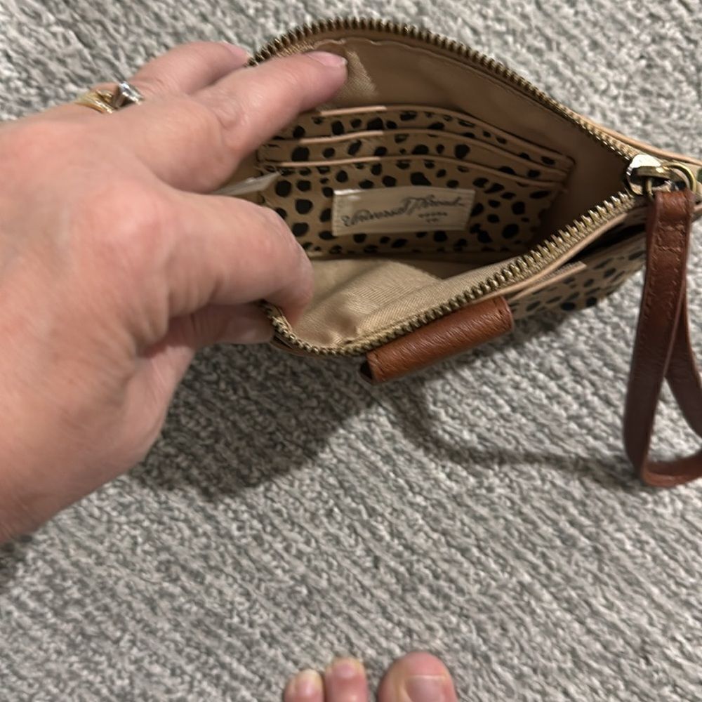 Universal Thread wristlet - Picture 3 of 3